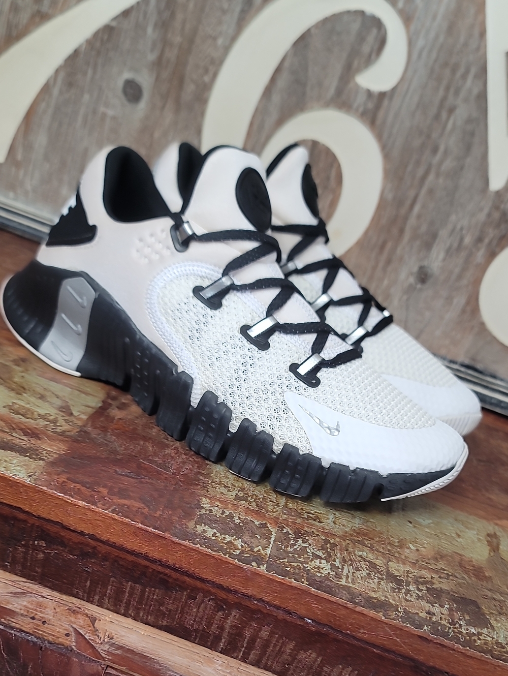 Nike Free Metcon 4 Premium 'White/Black/Silver' Wmns 8 (Great Cond)